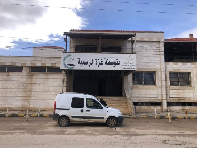 حادثة غير مألوفة تهزّ مؤسسة رسمية في البقاع... اليكم ما فعلته الناظرة!
