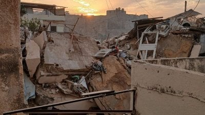 طرابلس تتنفس خوفًا… مشاهد موثقة: هلع وإخلاء مباني قد تنهار في أي لحظة!
