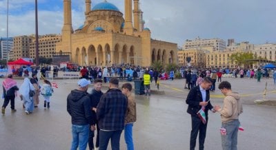 ساحة الشهداء تستعيد نبض 14 شباط… حشود سياسية وشعبية في قلب بيروت (فيديو)