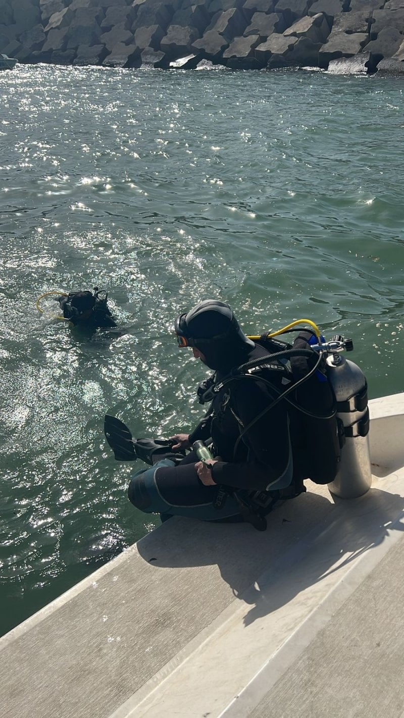 بعد غرق مركب صيد في مرفأ الأوزاعي... بيان من الدفاع المدني