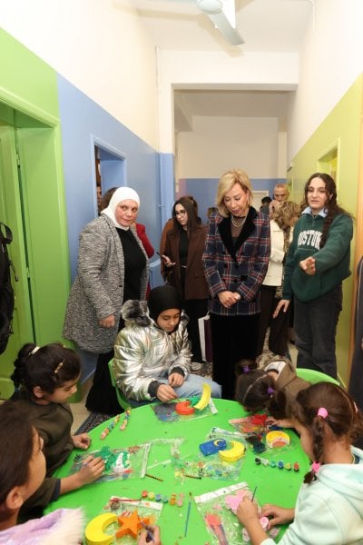 زيارة تحمل رسالة إنسانية… نعمت عون من دار الأيتام الإسلامية: ما رأيته يفرح القلب (صور)