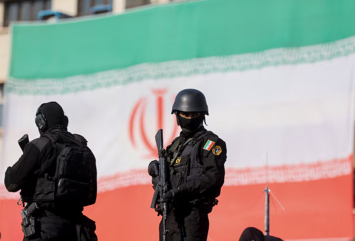 تحليل في “معاريف”: ضربة جوية لن تُسقط النظام الإيراني