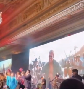 حدث يثير الجدل… ترامب يرقص على موسيقى لاتينية داخل ناديه