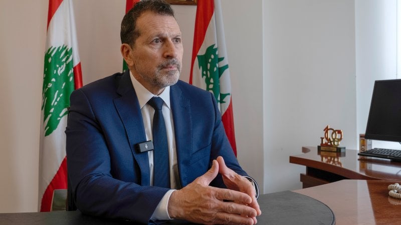 "وجود سلاح حزب الله يعيق الاستثمار "… شحادة: لا تراجع عن حصرية السلاح
