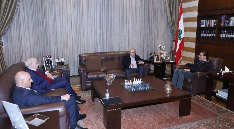 عشية ذكرى 14 شباط… بيت الوسط يعجّ بالوفود