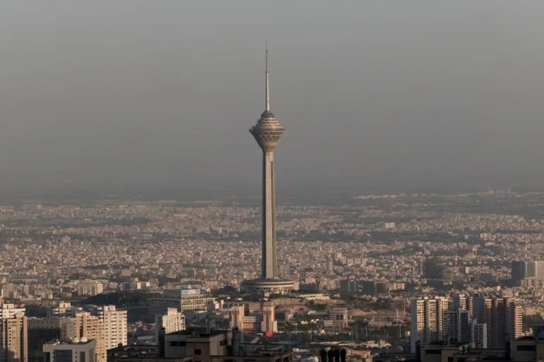 مهلة أميركية لإيران… صفقة او ضربة؟
