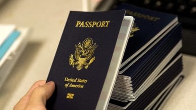 إدارة ترامب تشدد قيود الهجرة… تجميد طلبات مواطني 