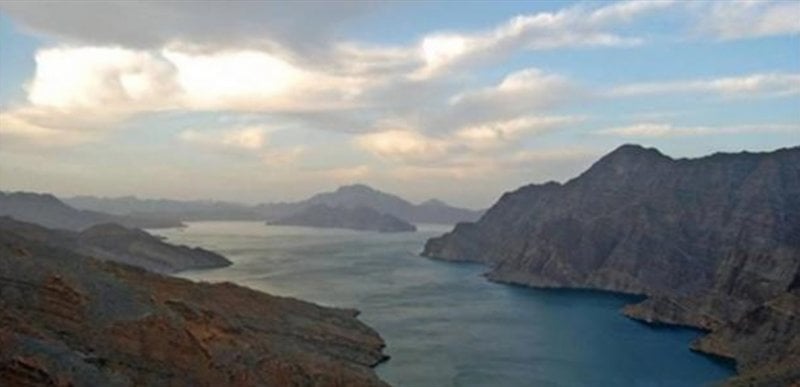 رسالة من هرمز… إيران تلوّح بورقة النفط