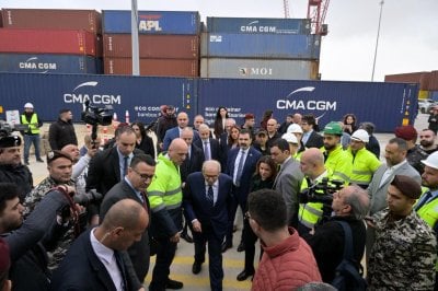 خلال جولته في مرفأ طرابلس… سلام يتفقد سكانر CMA CGM