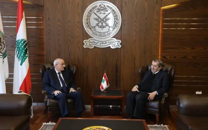 منسى يقود التنسيق المالي ـ الأمني… مقترحات جاهزة لتحسين رواتب العسكريين  (صور)
