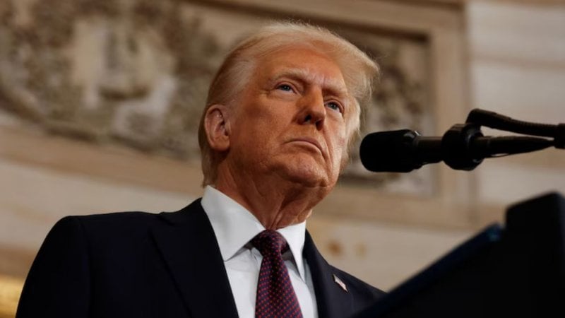 ترامب يلوّح بتغيير النظام في طهران… 10 أيام للحسم