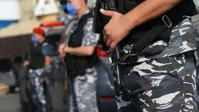 سرق مسدّسًا من سيارة مركونة في جلّ الدّيب… توقيف موظف في شركة أمن