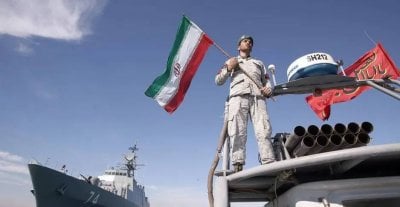 تحذير روسي من التصعيد… ومناورات مشتركة في بحر عمان