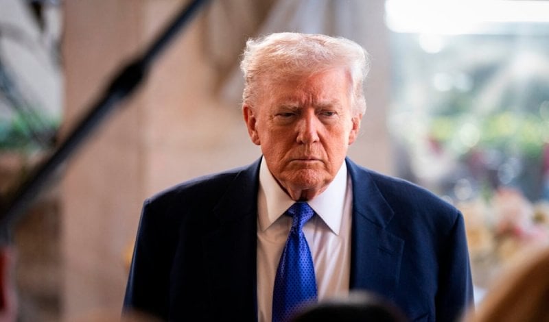 قرار مفاجئ يهزّ الأسواق… ترامب يرفع الرسوم الجمركية العالمية