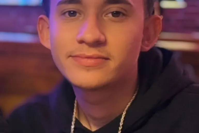 11 شهرًا من الصمت… وثائق تكشف قتل أميركي برصاص شرطة الهجرة