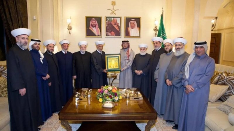 بخاري يجمع دريان ومفتي المناطق: إعادة بناء الدولة المدخل الوحيد لإنقاذ لبنان