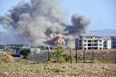 مأساة في كراتشي… 16 قتيلًا بانفجار أسطوانة غاز وانهيار مبنى (فيديو)