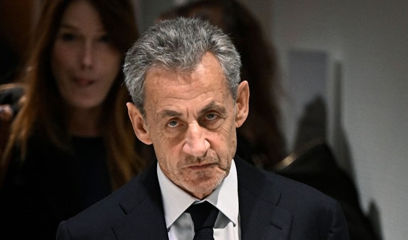 من السوار الإلكتروني إلى دمج العقوبات… فصل جديد في ملفات ساركوزي