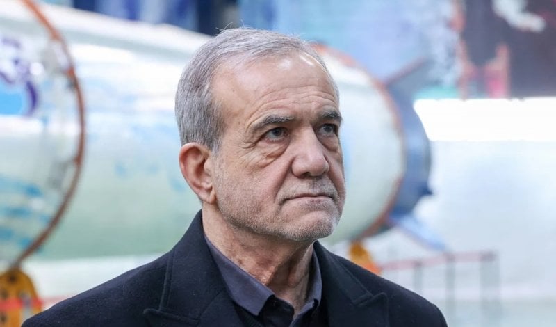 طهران تراقب عن كثب… بزشكيان يؤكد الجهوزية لأي تطور مع اميركا