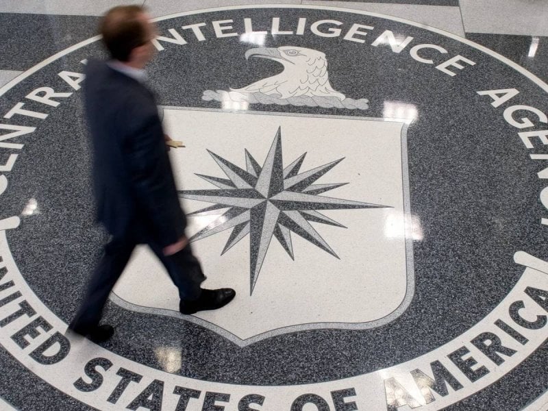  عميل سابق في CIA يكشف توقيت هجوم أميركي محتمل على إيران