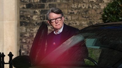 تسريبات وسقوط سياسي… الشرطة البريطانية توقف ماندلسون على خلفية قضية إبستين