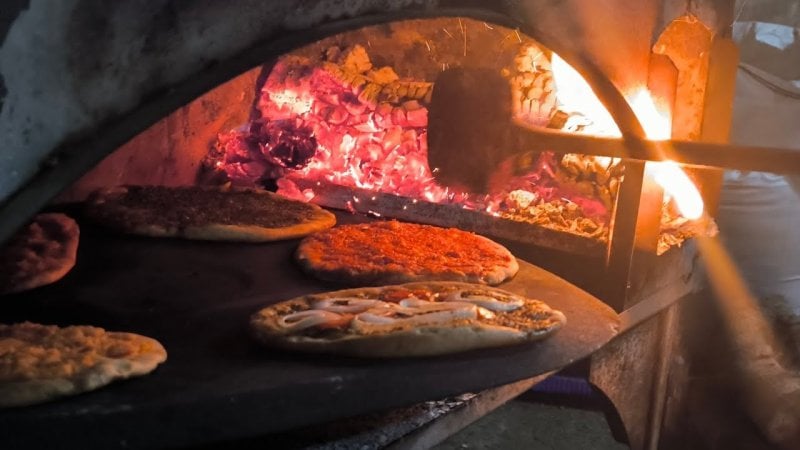 مناقيش تتحوّل إلى خطر "صامت"… شبهات تمسّ صحتكم وعلى المعنيّين التحرّك!
