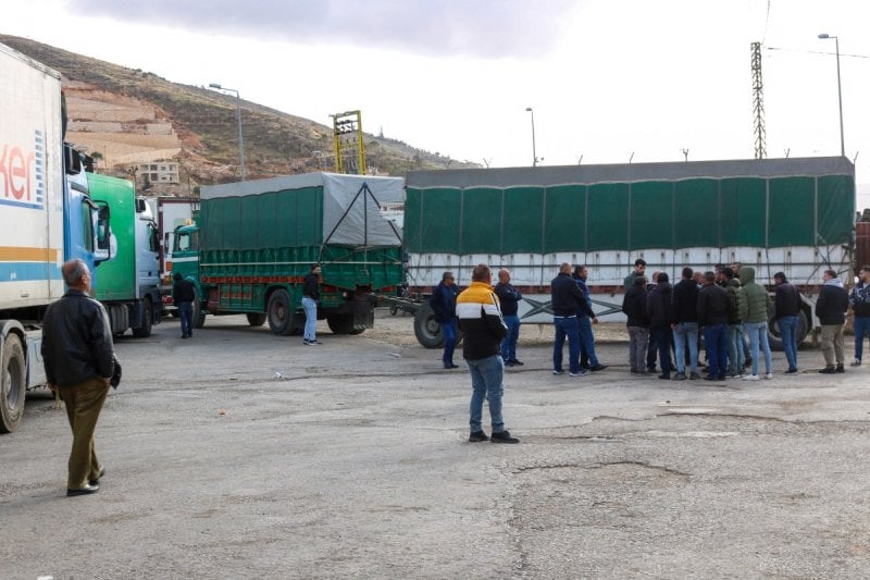 ملف الشاحنات بين لبنان وسوريا إلى الواجهة… خطوات عملية قبل القرار الحاسم! (فيديو)