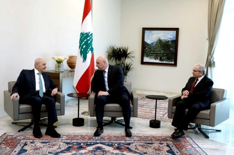 "مسرحية الإقفال لن تمرّ"… كتاب مفتوح إلى الرؤساء الثلاثة: مكان هؤلاء السجن!
