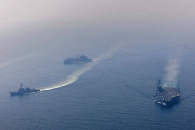 حشود غير مسبوقة تطوّق إيران… أرقام بالآلاف لما قبل تحذير واشنطن!