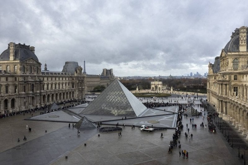 88 مليون يورو تهزّ فرنسا… ماكرون يقبل استقالة مديرة اللوفر