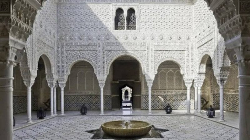 قبل يوم من اعتقاله… إبستين حاول شراء قصر فاخر في المغرب