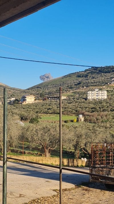 بعد موجة الغارات… الجيش الإسرائيلي يعلن استهداف منصات إطلاق وأنفاق تابعة لحزب الله