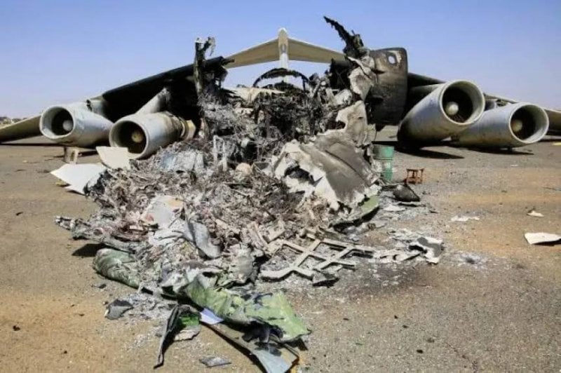 كارثة فوق لاباز… تحطم "هيركوليز" عسكرية ينثر الأموال ويحصد 15 ضحية 