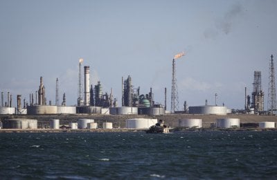 النفط في سباق مع التوتر… ارتفاع جديد مع تصاعد المخاوف