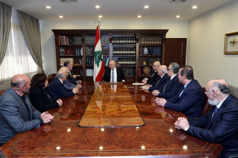 من السياسة إلى التربية… عون يؤكد استمرار الرسالة التعليمية في لبنان