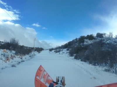 بسبب تراكم الثلوج… إليكم الطرقات المقطوعة
