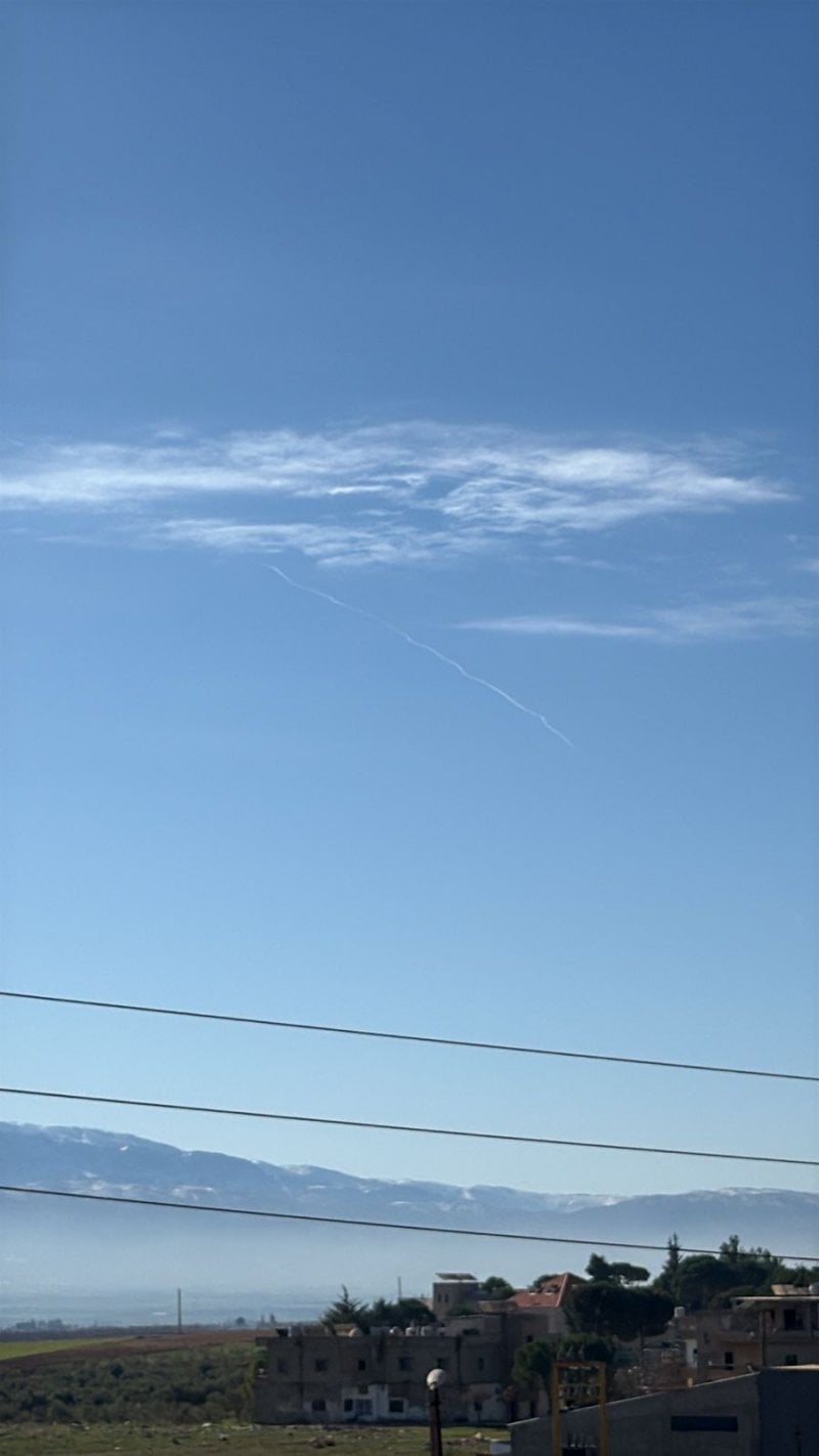 في ظل الهجوم على إيران… صاروخ اعتراضي يعبر الأجواء اللبنانية 