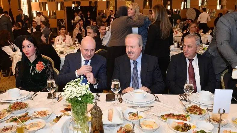 "تحسّن الإيرادات يمهّد لرفع الرواتب"... رسالة حازمة من جابر