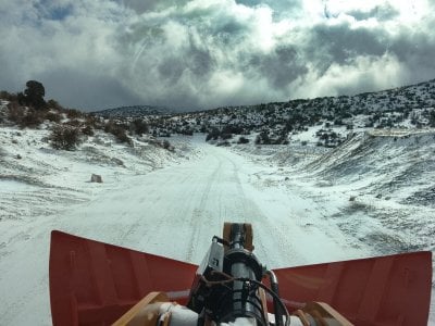 للمرة الأولى هذا العام.. الثلوج تلامس الـ500 متر في عكار