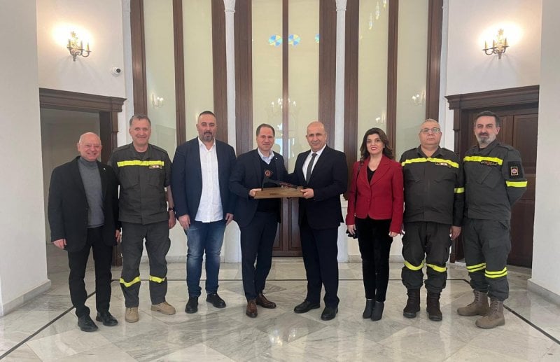 في الصيفي… الكتائب والدفاع المدني على خطّ الدعم والتضامن