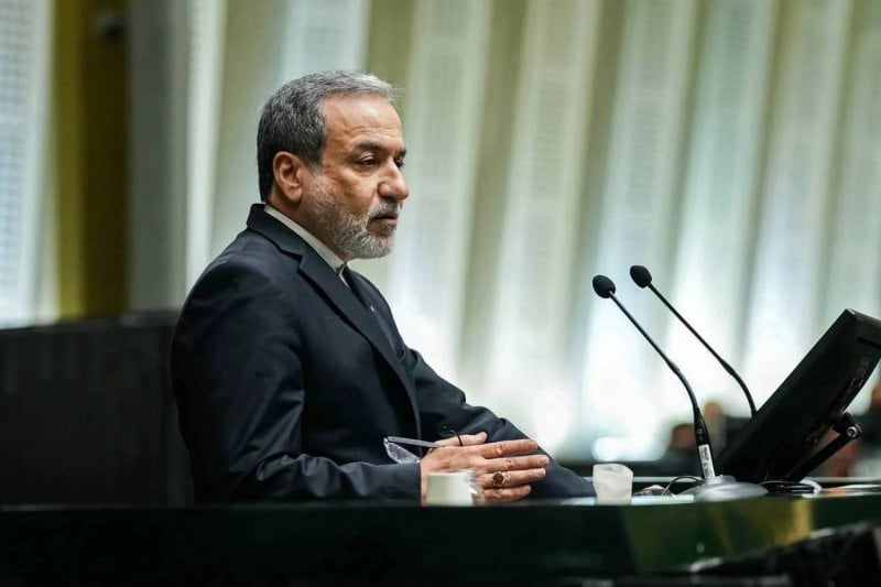 عراقجي: فقدنا بعض القادة… وخامنئي حي "على حد علمي"