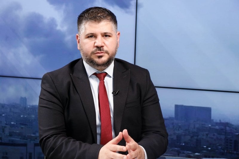 معلومات ستفاجئ المشاهدين: حدث مزلزل قادم وهذا خليفة المرشد - الحزب سيتحول الى عصابات - إسرائيل تحشد!
