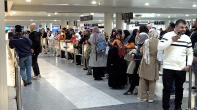 مطار بيروت في قلب العاصفة... كيف يبدو المشهد؟