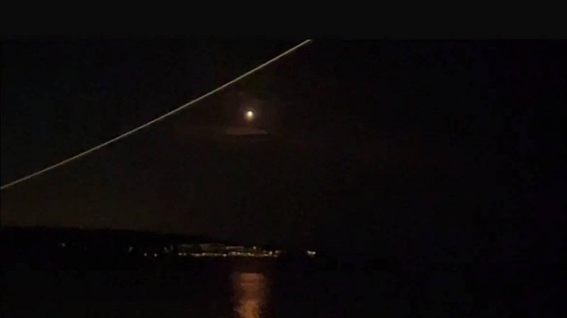 صواريخ تتجه نحو فلسطين… والطيران الحربي الإسرائيلي يحاول اعتراضها فوق الأجواء اللبنانية