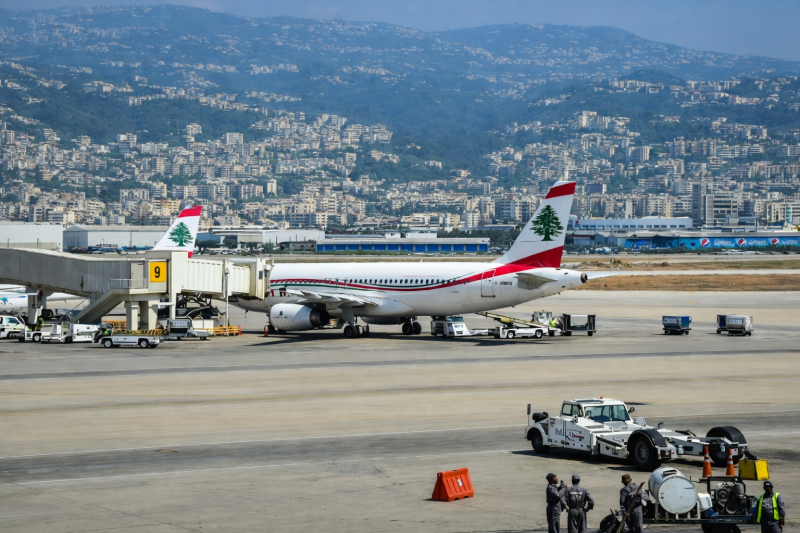 تراجع الرحلات 70%... والمطار يعمل بحذر تحت وطأة التصعيد!