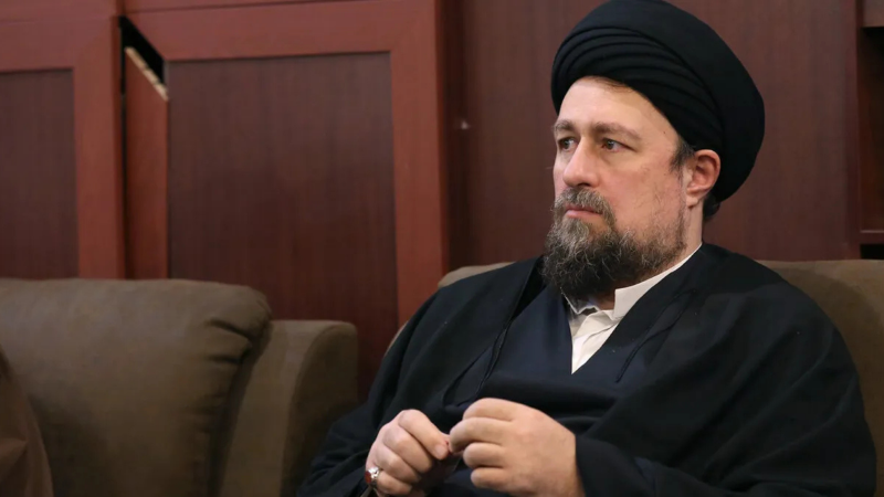 "خنادقنا هي المساجد والساحات"... خميني يدعو إلى تعبئة شاملة