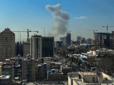 تصعيد إيراني في الخليج... مسيّرة  تستهدف شقة إسرائيليين في أبوظبي