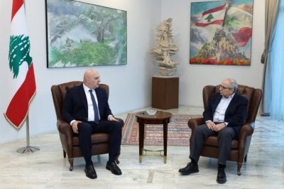 قبيل الجلسة الطارئة... عون وسلام يبحثان التطورات في بعبدا