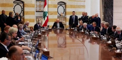 وزير شيعي يكشف ما حصل في مجلس الوزراء... ويسأل حزب الله: ماذا فعلت الصواريخ؟ 