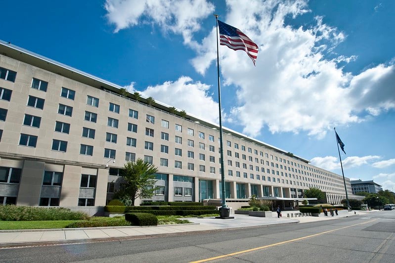 "غادروا الآن”... واشنطن تدعو رعاياها لمغادرة أكثر من 12 دولة في الشرق الأوسط
